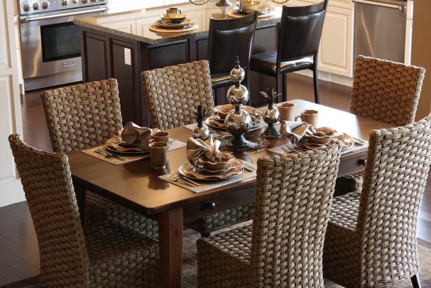 19-bigstock-Dining-room-table-elegantly-set-15281834