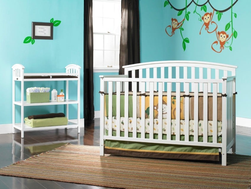 Graco Freeport Convertible Crib, White