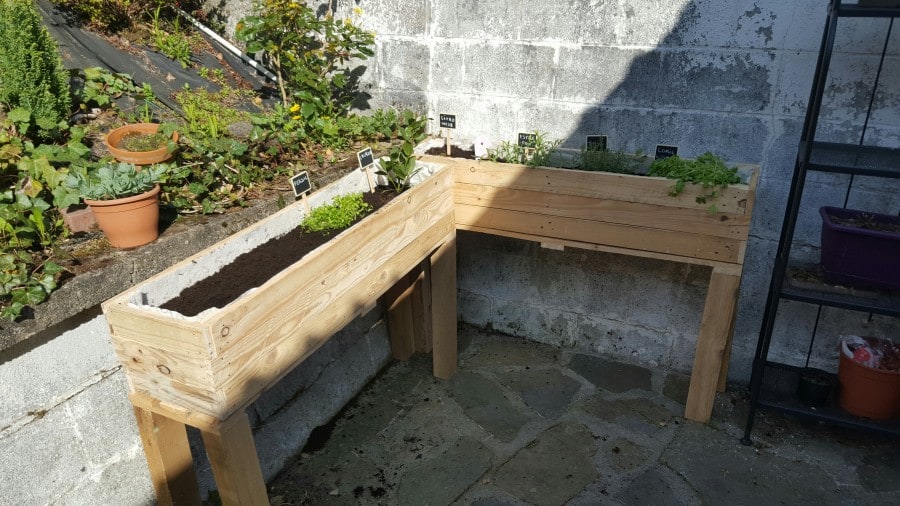 simple wood planter box design
